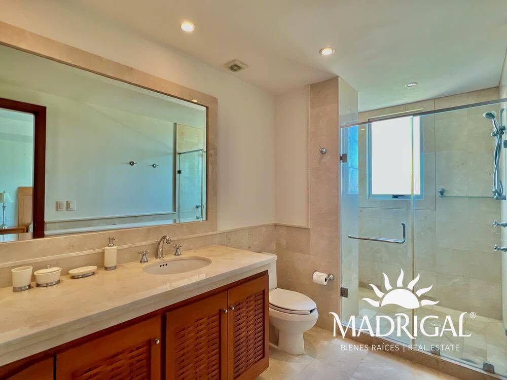 Costa Ventura |Departamento en venta de cuatro recámaras frente al mar