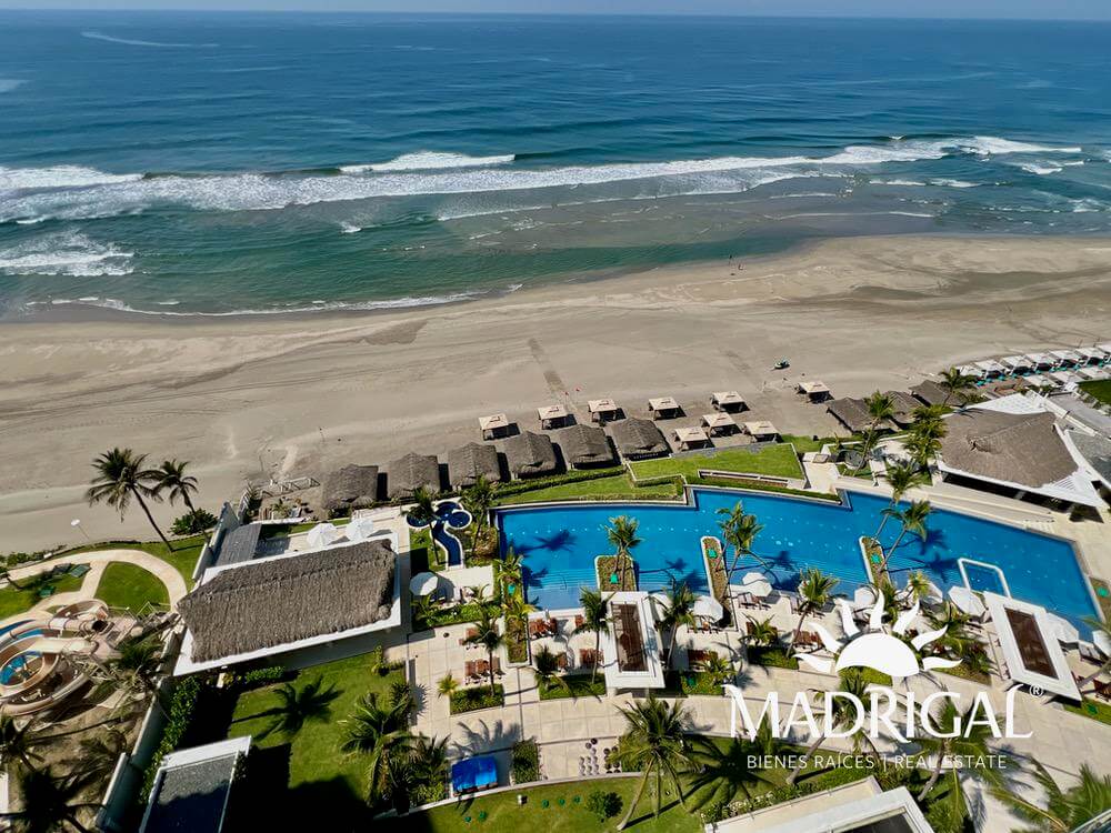 Costa Ventura |Departamento en venta de cuatro recámaras frente al mar