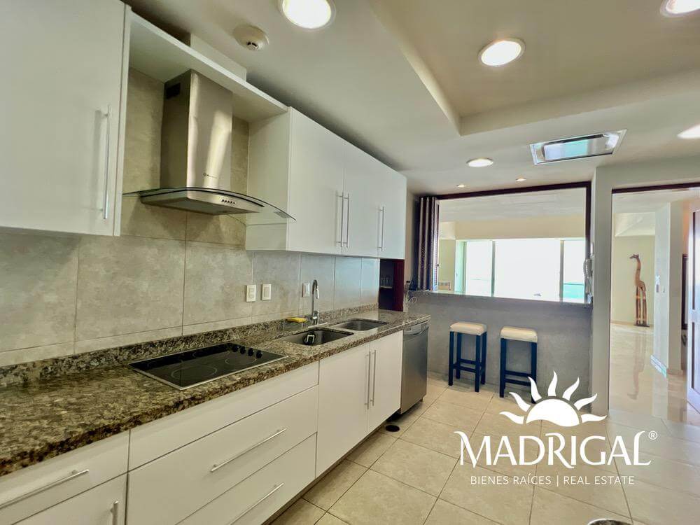 Costa Ventura |Departamento en venta de cuatro recámaras frente al mar