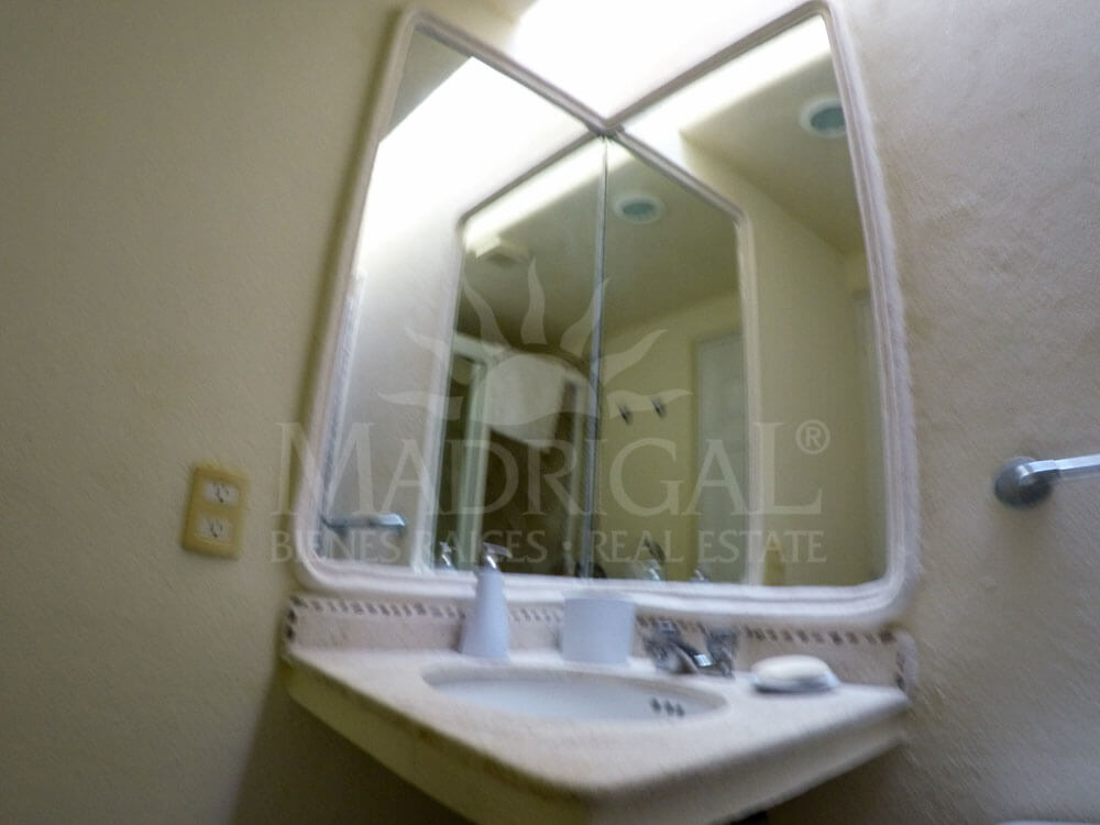 Penthouse en venta en Real del Sol para reconstrucción en Real Diamante