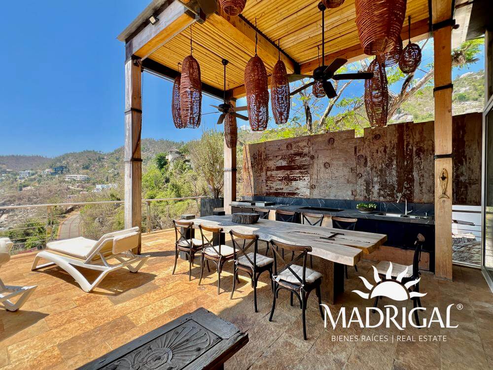 Villa Caracol | Exclusiva Villa en Venta de Tres Recámaras con Vista Al Mar en el Fraccionamiento Brisas Marques