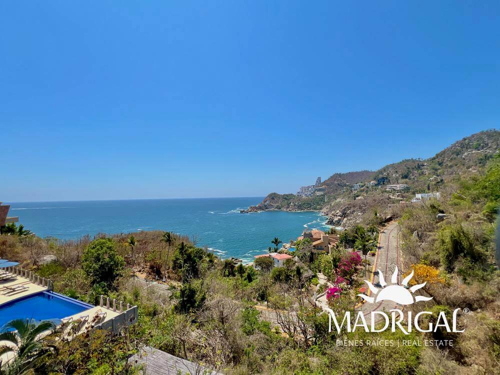 Villa Caracol | Exclusiva Villa en Venta de Tres Recámaras con Vista Al Mar en el Fraccionamiento Brisas Marques