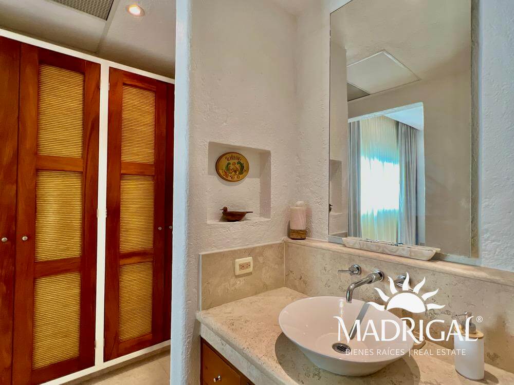 Ave de Paraiso | Departamento en venta sobre la Escenica de gran formato y excelente vista