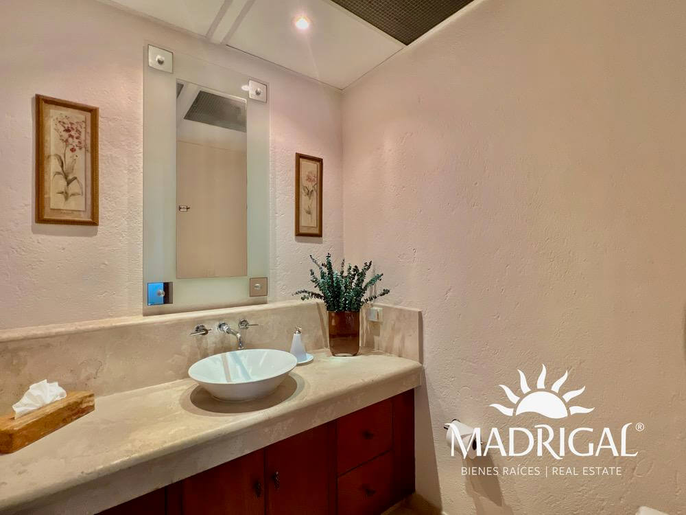 Ave de Paraiso | Departamento en venta sobre la Escenica de gran formato y excelente vista
