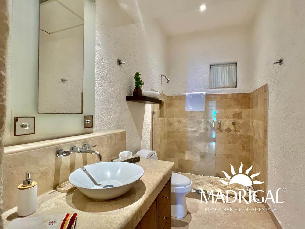 Ave de Paraiso | Departamento en venta sobre la Escenica de gran formato y excelente vista