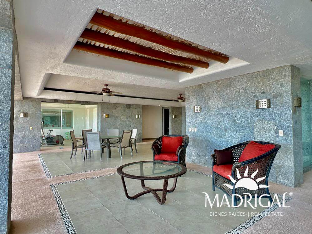 Ave de Paraiso | Departamento en venta sobre la Escenica de gran formato y excelente vista