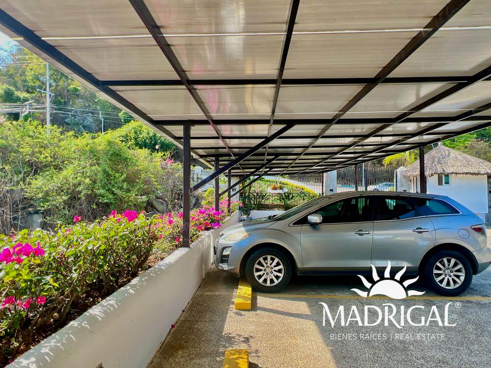 Ave de Paraiso | Departamento en venta sobre la Escenica de gran formato y excelente vista