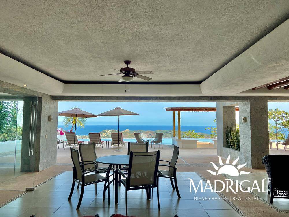 Ave de Paraiso | Departamento en venta sobre la Escenica de gran formato y excelente vista