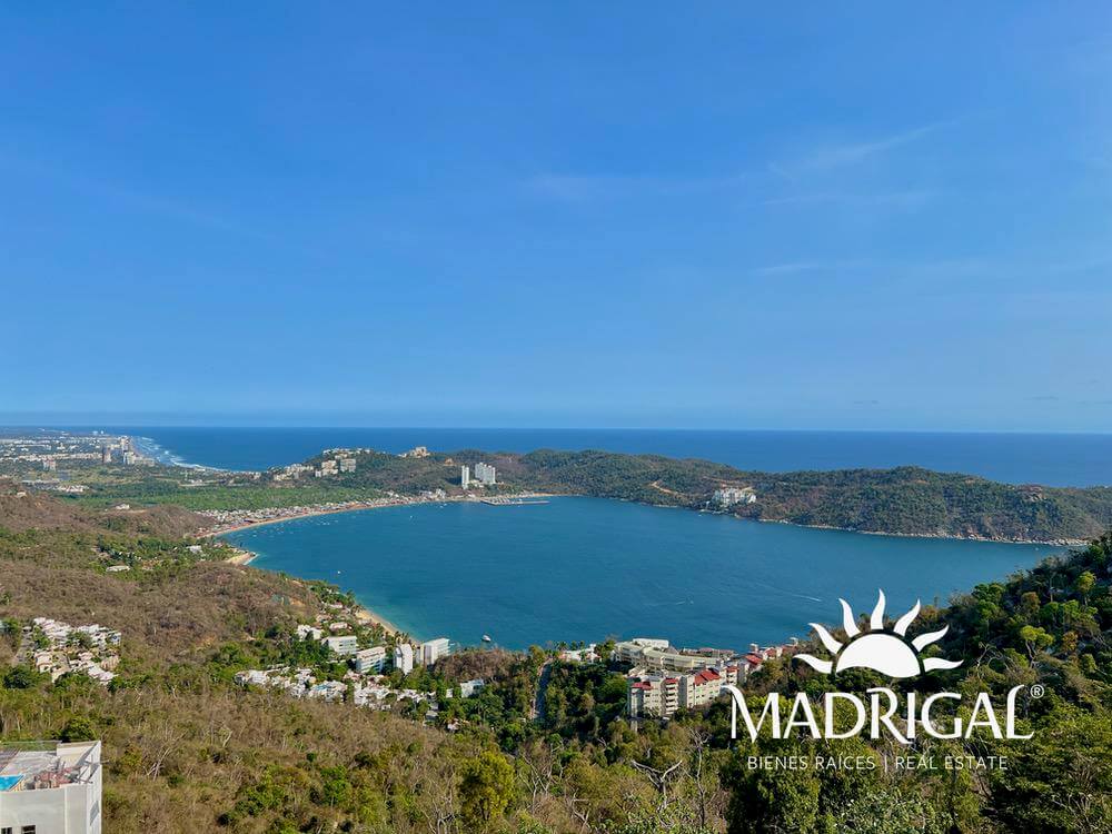 Ave de Paraiso | Departamento en venta sobre la Escenica de gran formato y excelente vista
