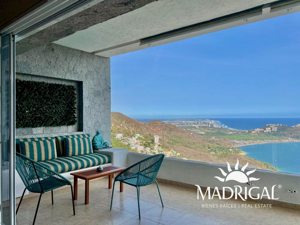 Ave de Paraiso | Departamento en venta sobre la Escenica de gran formato y excelente vista