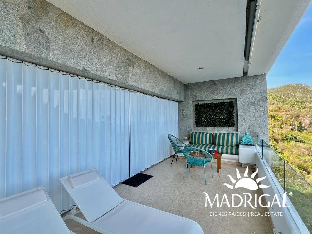 Ave de Paraiso | Departamento en venta sobre la Escenica de gran formato y excelente vista