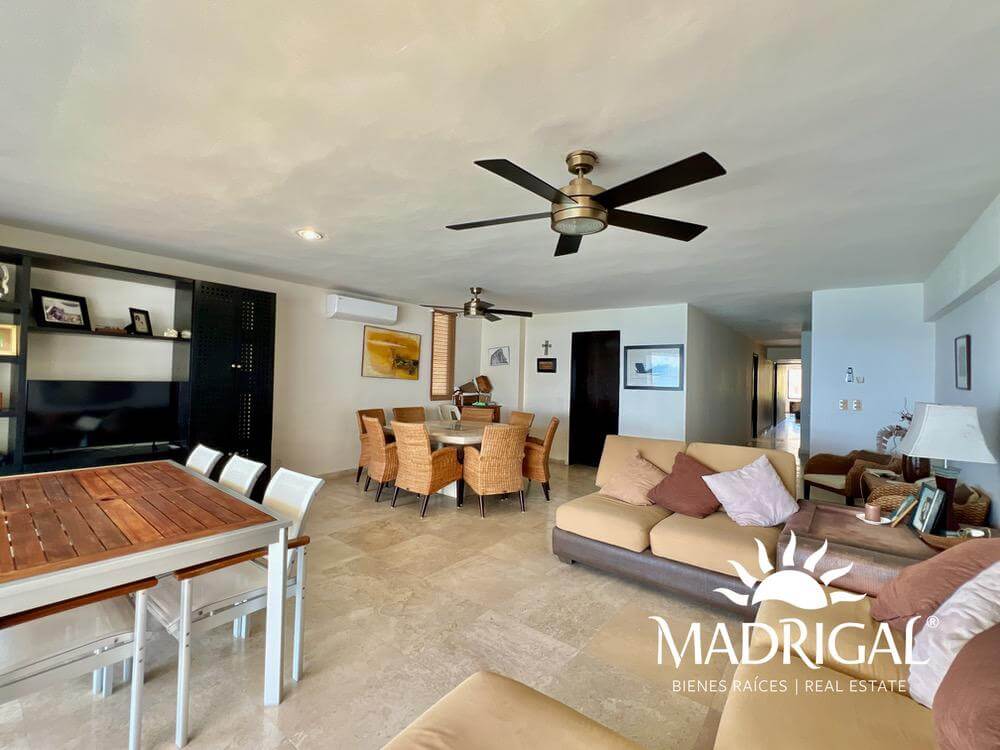 Antibes | En venta departamento en la bahía de Acapulco de tres recamaras