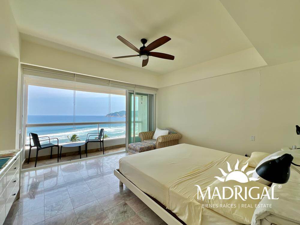 Residencial Playamar II| Departamento en venta frente a playa en Acapulco