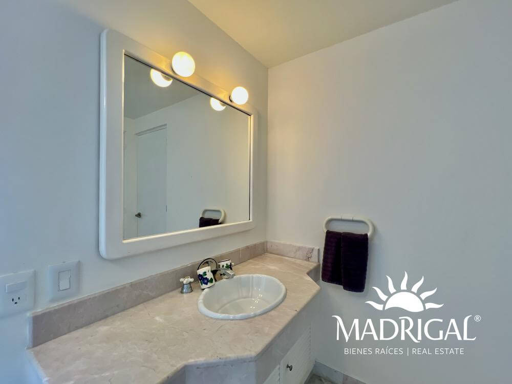 Residencial Playamar II| Departamento en venta frente a playa en Acapulco