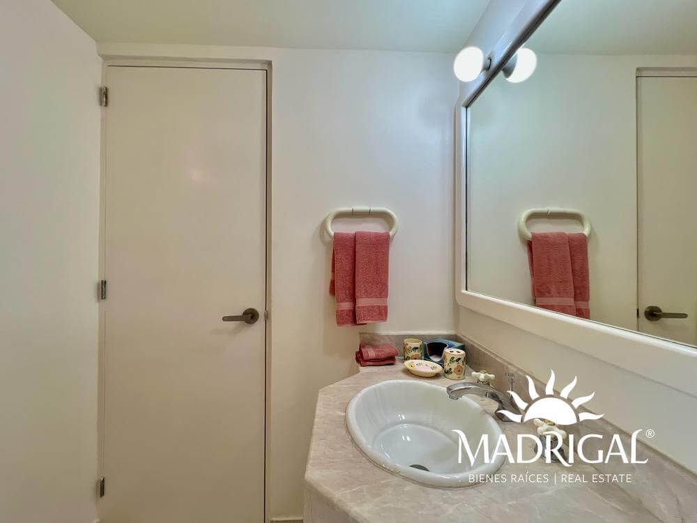 Residencial Playamar II| Departamento en venta frente a playa en Acapulco