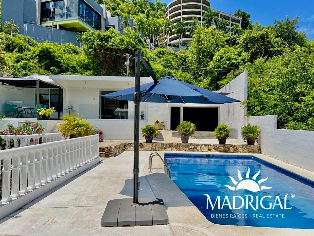 Casa en venta en el Fraccionamiento Brisas Guitarron en Acapulco