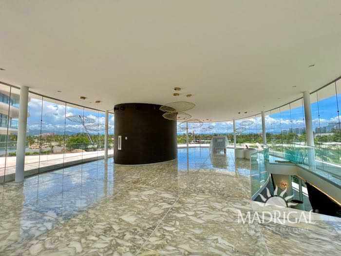 Mare | En venta departamento de tres recamaras frente al mar