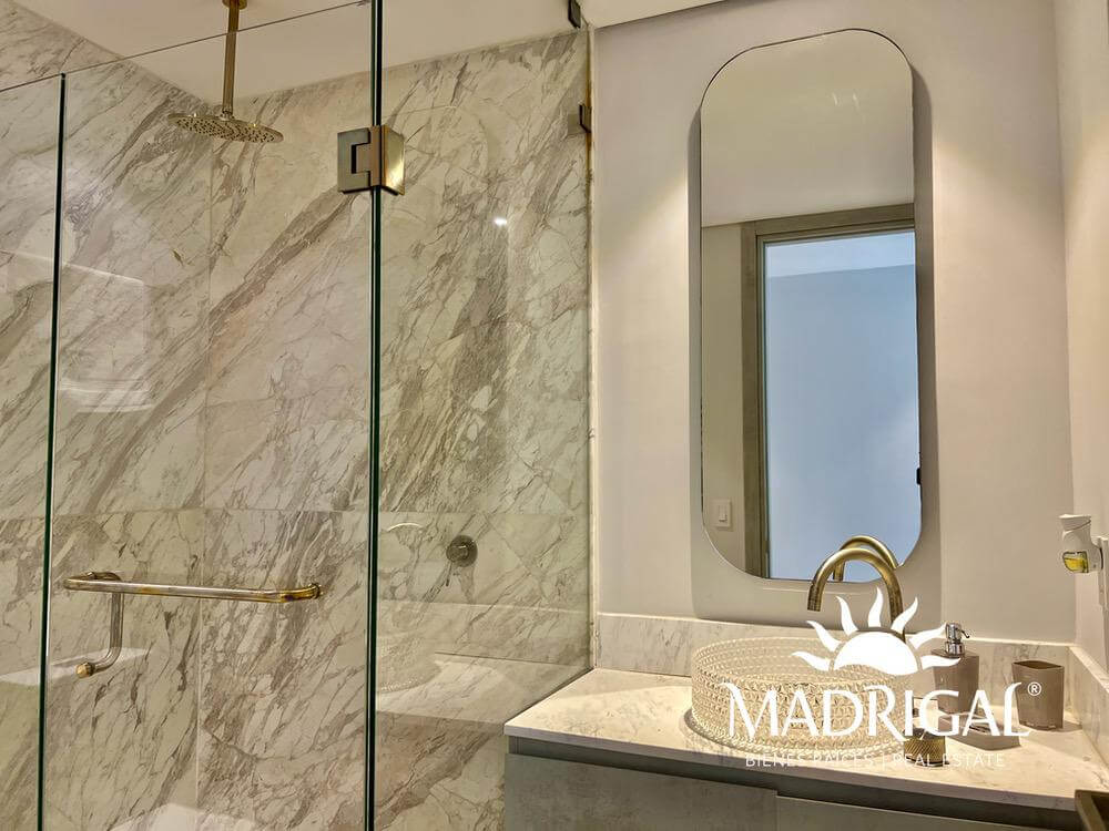 Mare | En venta departamento de tres recamaras frente al mar