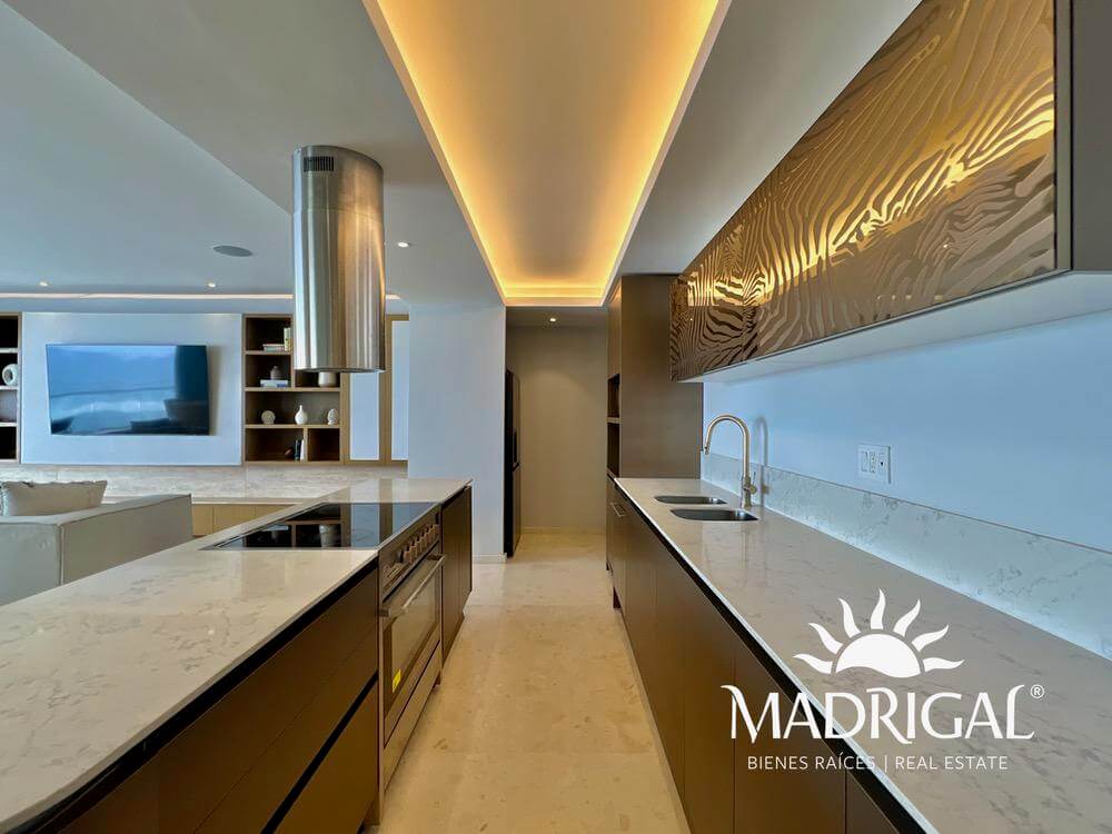 Mare | En venta departamento de tres recamaras frente al mar