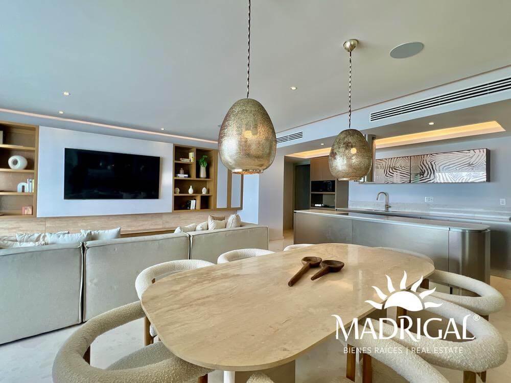 Mare | En venta departamento de tres recamaras frente al mar