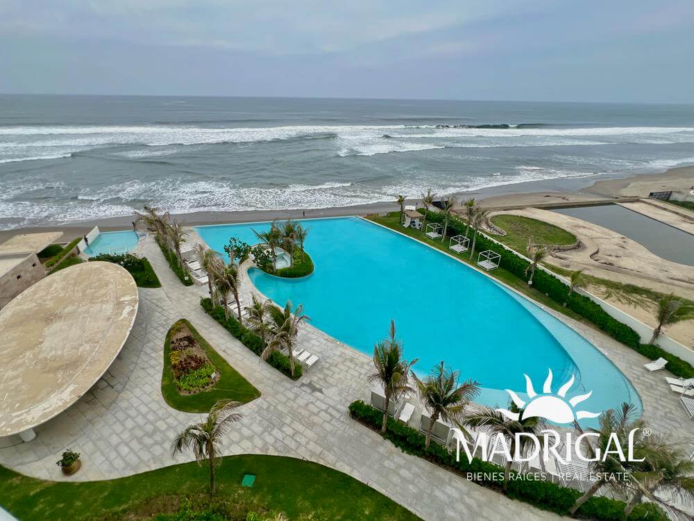 Mare | En venta departamento de tres recamaras frente al mar