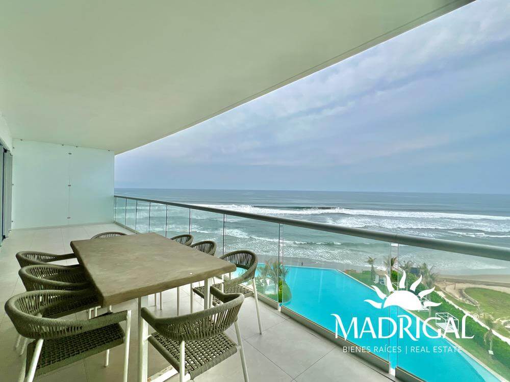 Mare | En venta departamento de tres recamaras frente al mar