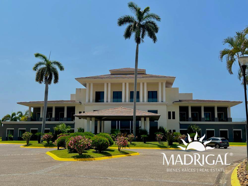 La Isla | Departamento en Venta en torre Hawaii de tres recamaras en nivel jardín