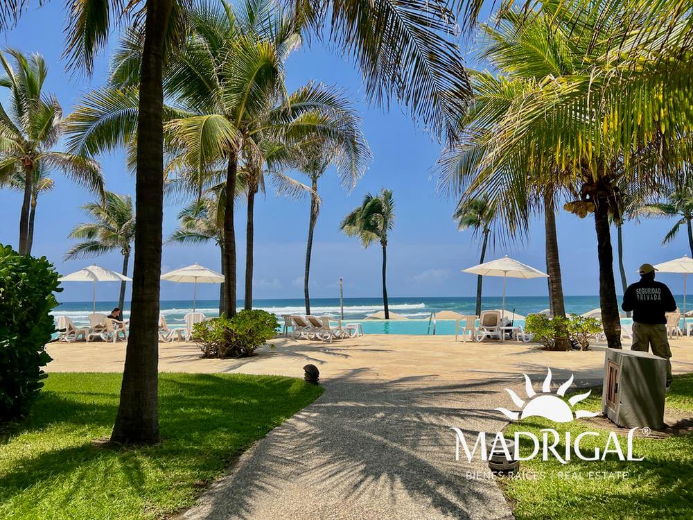 La Isla | Departamento en Venta en torre Hawaii de tres recamaras en nivel jardín