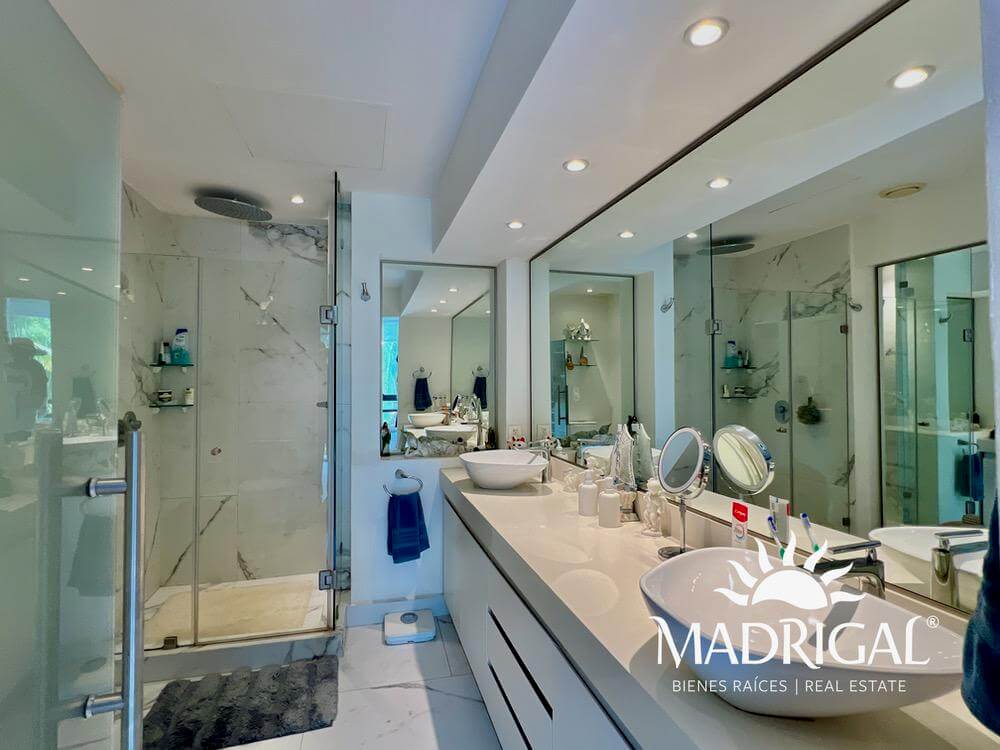 La Isla | Departamento en Venta en torre Hawaii de tres recamaras en nivel jardín