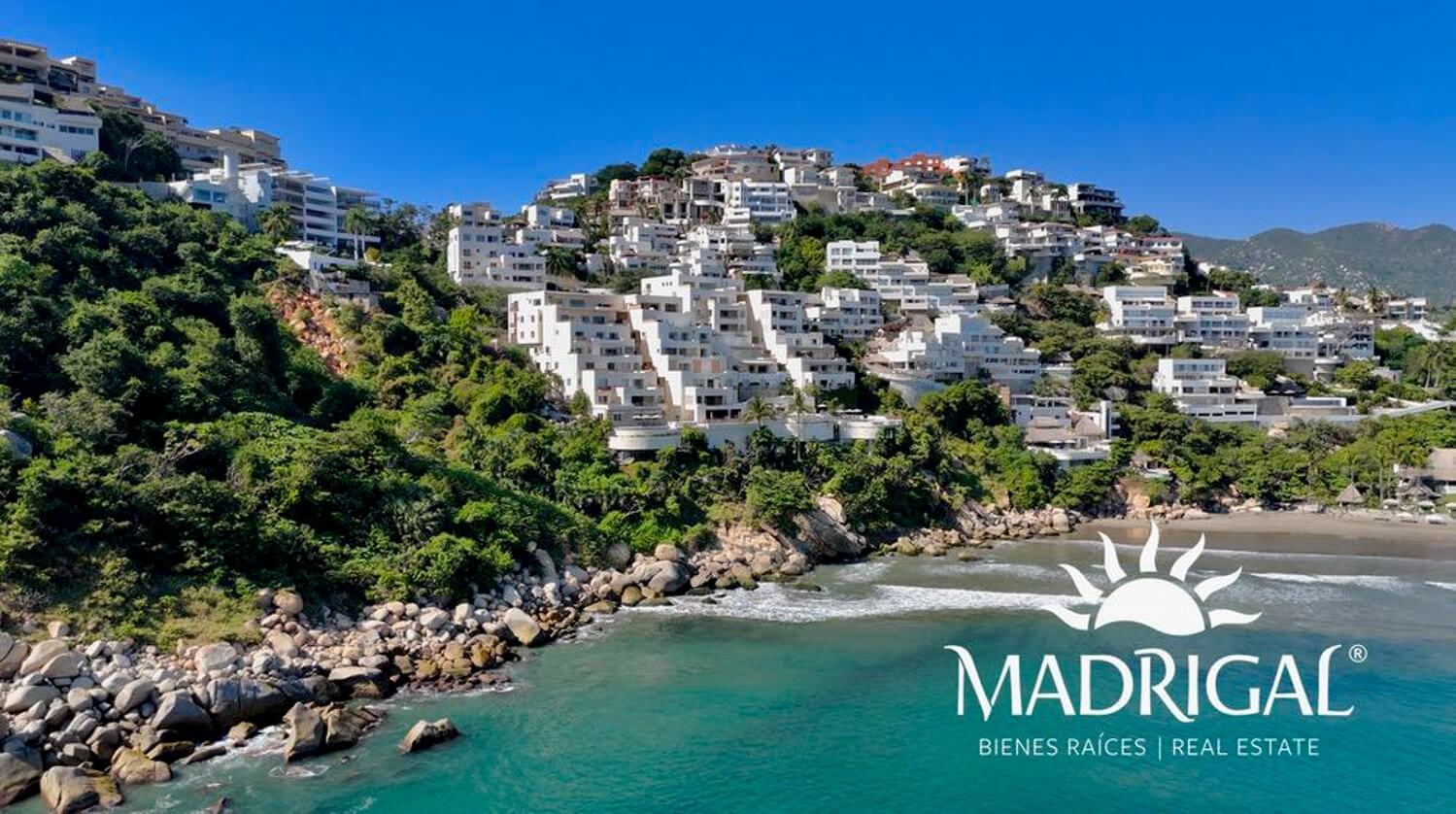 Macrolote en venta de 10961.90 M2 en Real Diamante con frente al mar