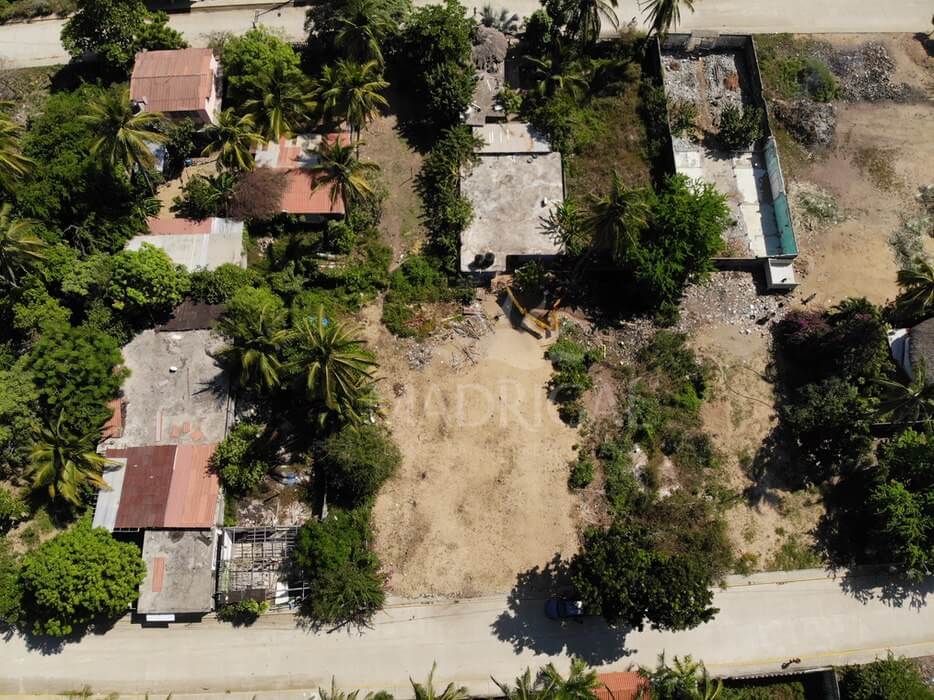 Lote en venta de 403 m2 en Barra Vieja Acapulco, a unos pasos de la playa