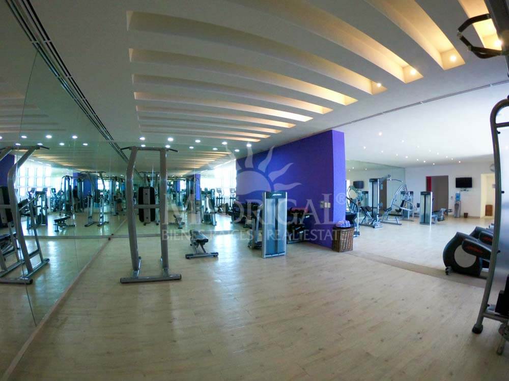 El Palmar Tres Vidas | Departamento en venta en Torre Baru en quinto piso de cuatro recámaras frente al mar