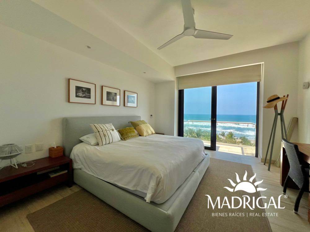 El Palmar Tres Vidas | Departamento en venta en Torre Baru en quinto piso de cuatro recámaras frente al mar