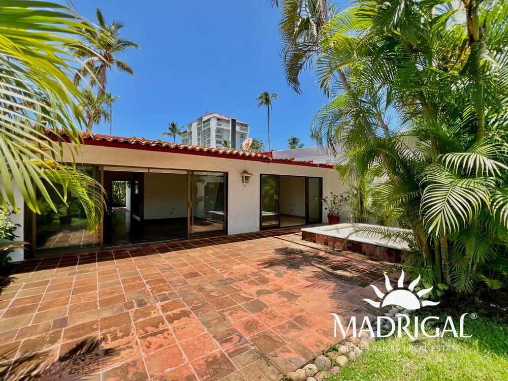Villas Princess | Villa en Venta de Tres Recámaras con detalles para su arreglo