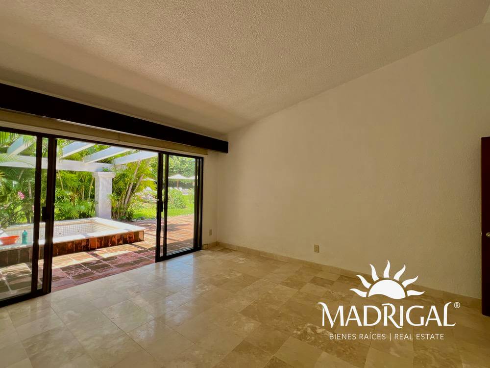 Villas Princess | Villa en Venta de Tres Recámaras con detalles para su arreglo