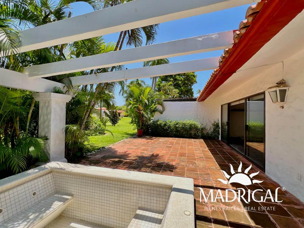 Villas Princess | Villa en Venta de Tres Recámaras con detalles para su arreglo