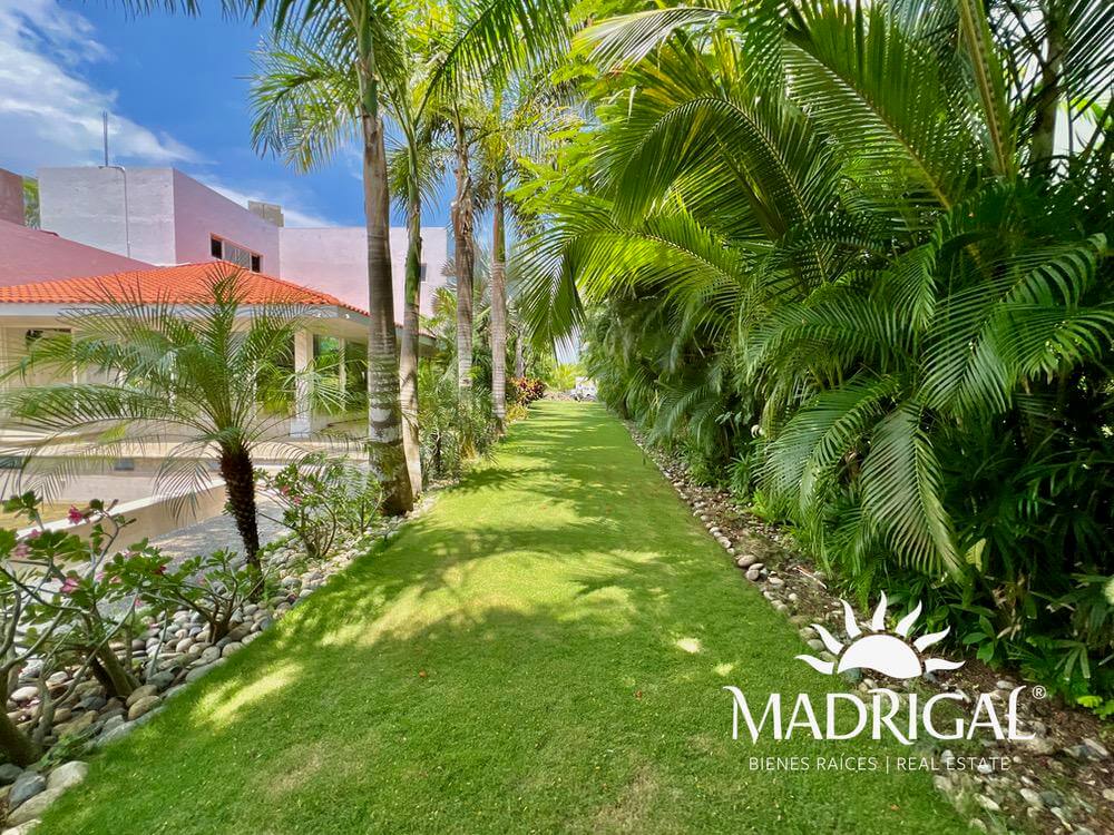 Casa en Venta en Tres Vidas Acapulco Ideal para Personalizar