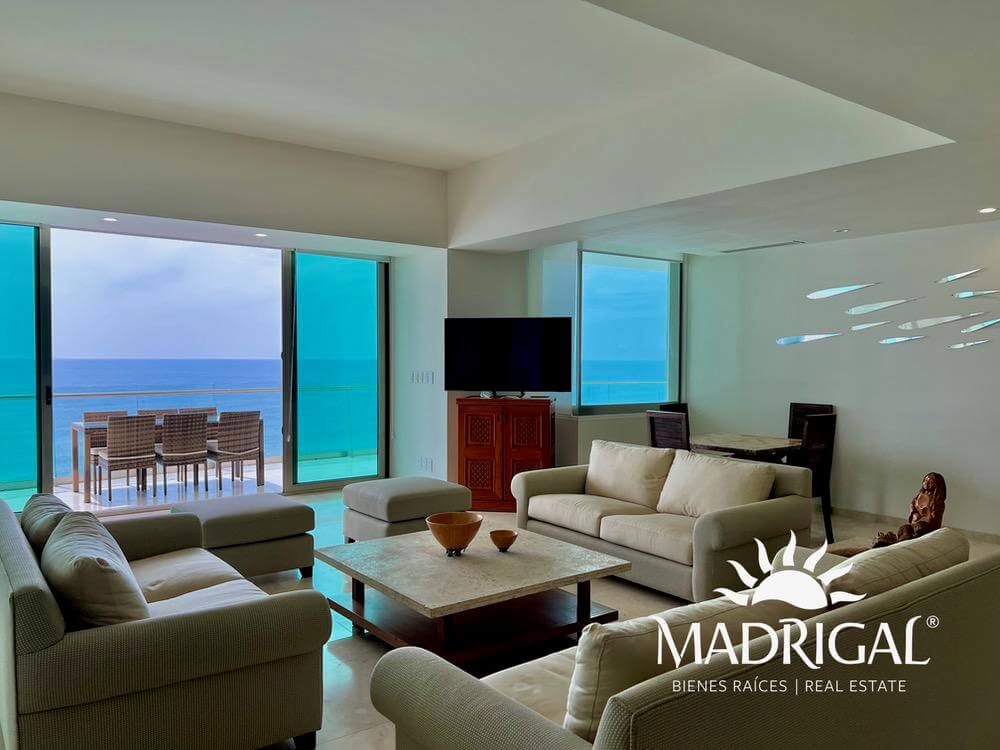 Costa Ventura| Departamento en venta frente a playa de cuatro recámaras  