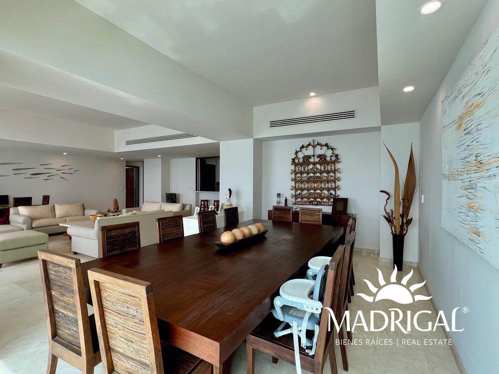 Costa Ventura| Departamento en venta frente a playa de cuatro recámaras  