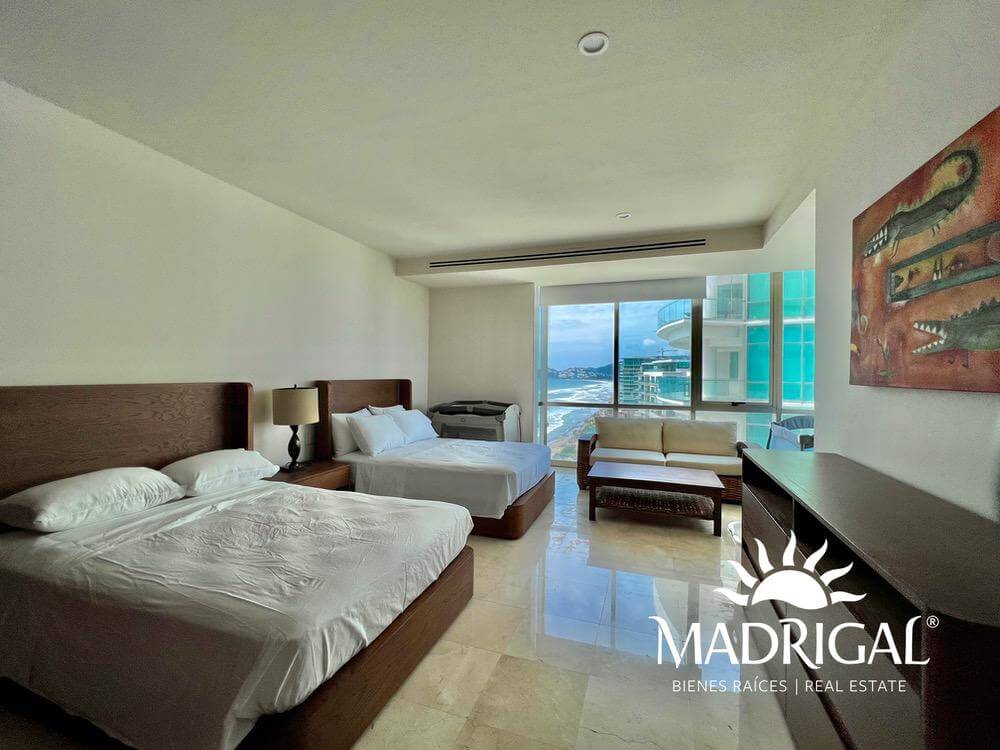 Costa Ventura| Departamento en venta frente a playa de cuatro recámaras  