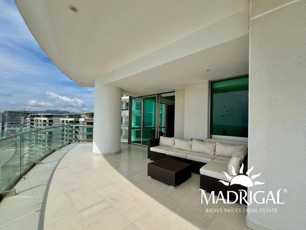 Costa Ventura| Departamento en venta frente a playa de cuatro recámaras  